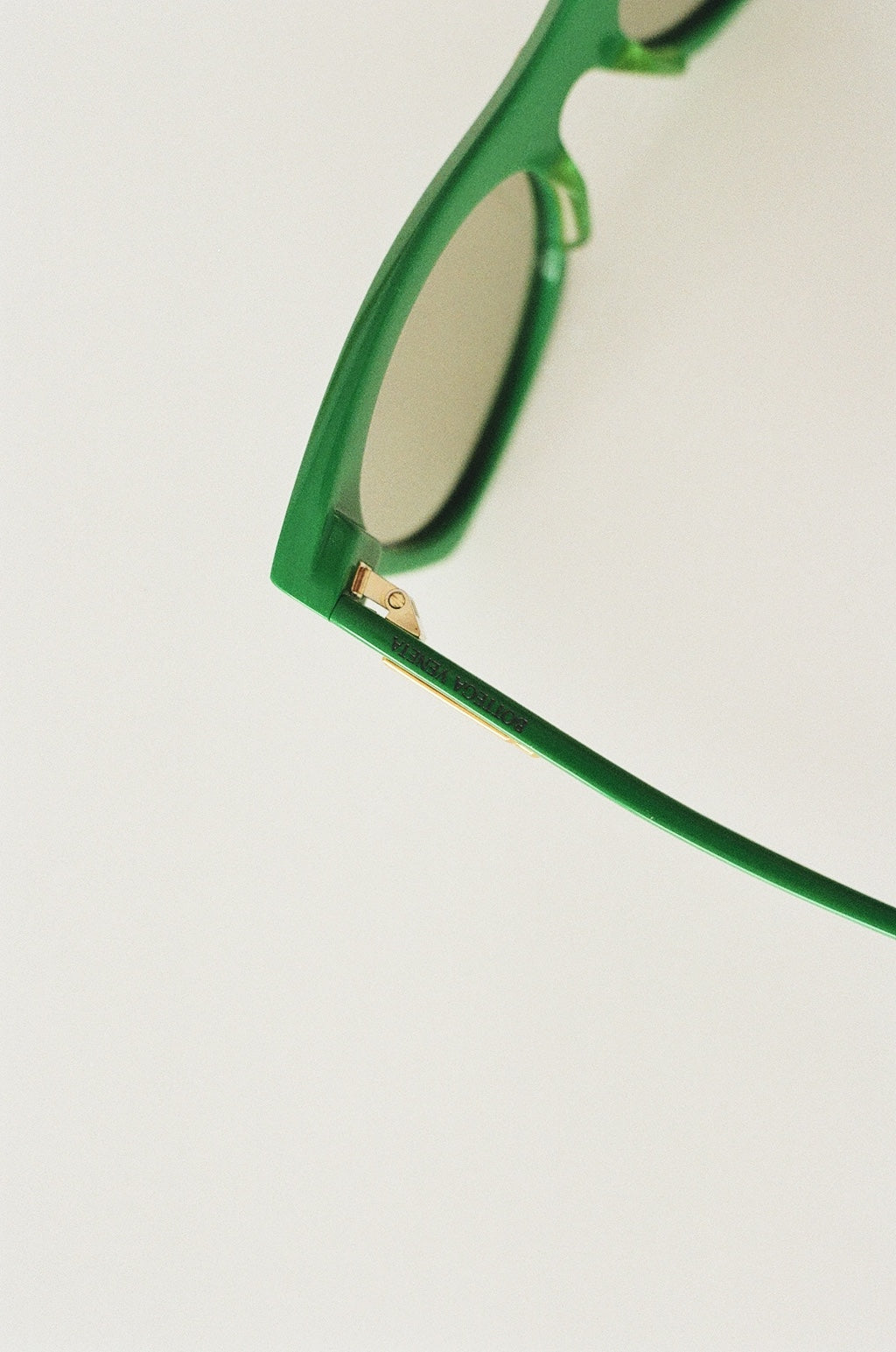 BOTTEGA VENETA × VÉHICULE SUNGLASSES