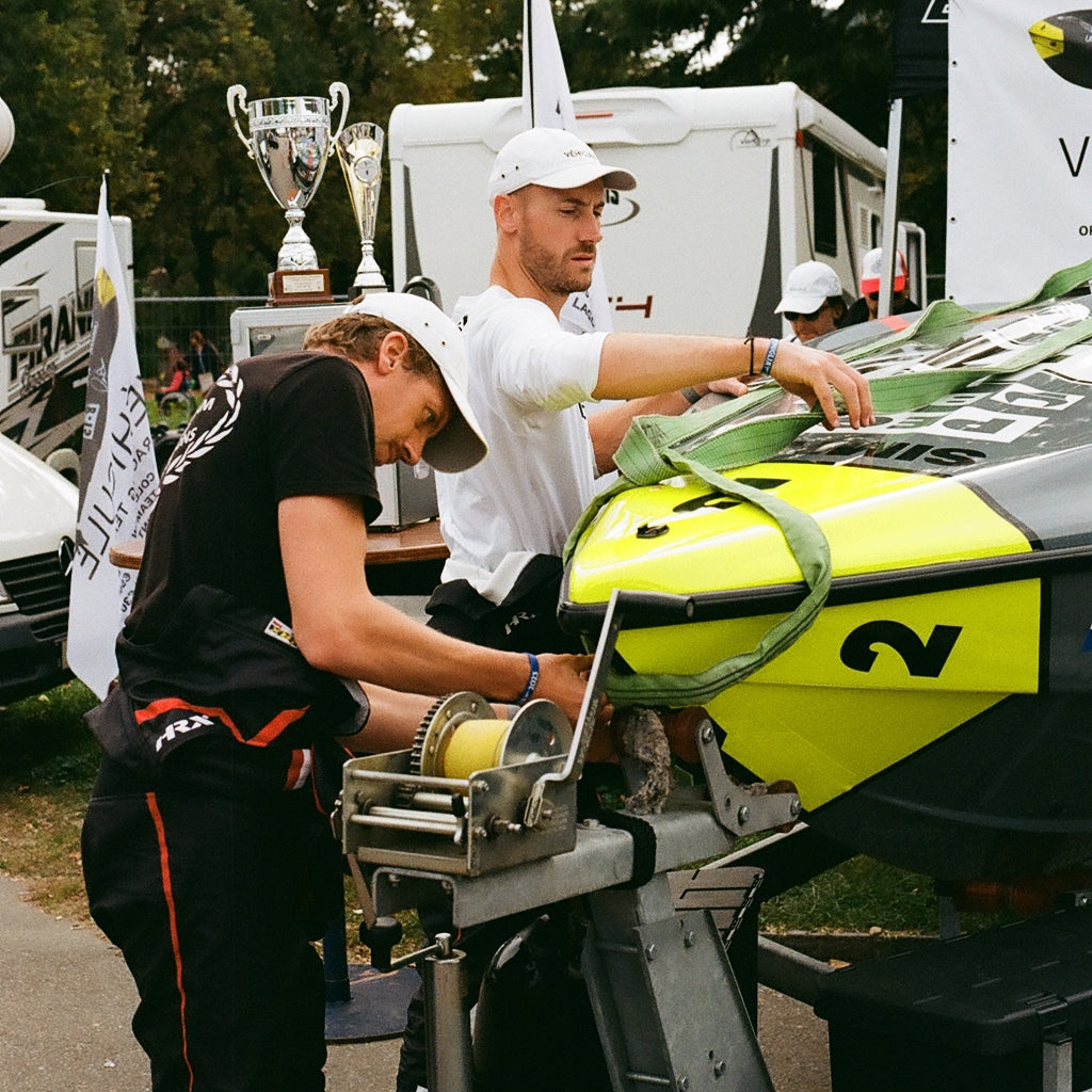 VÉHICULE RACING TEAM WORLD CHAMPIONS TEE