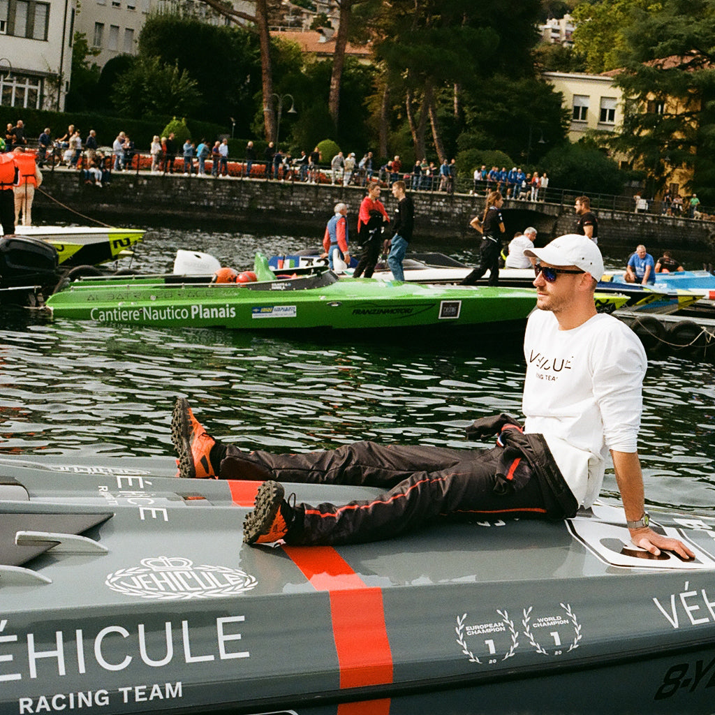 VÉHICULE RACING TEAM WORLD CHAMPIONS TEE