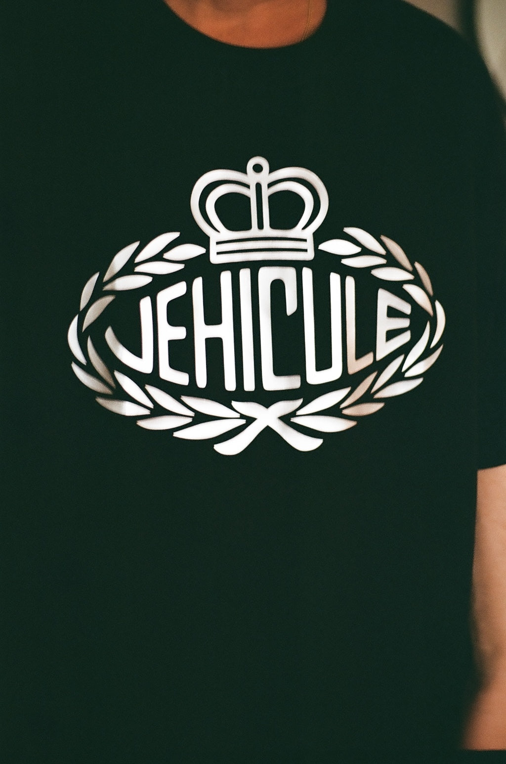 LAUREL TEE