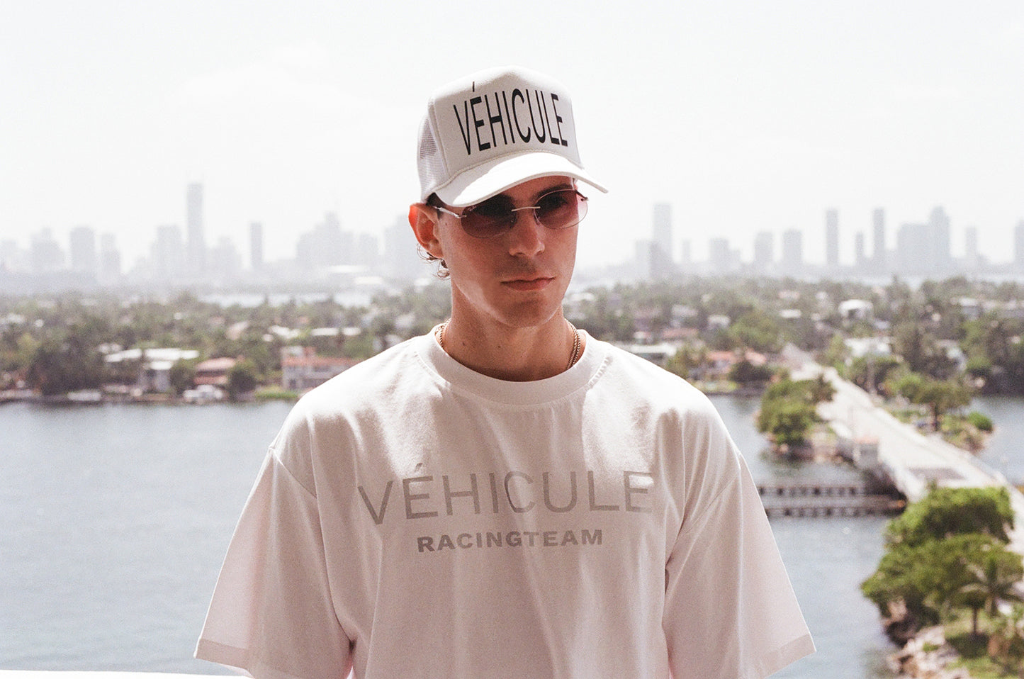 VÉHICULE RACING TEAM TEE